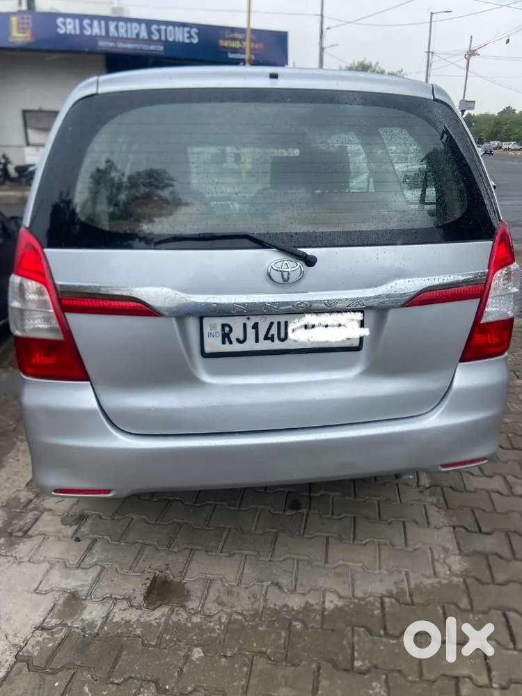 Toyota Innova 2.5 V Diesel 2013