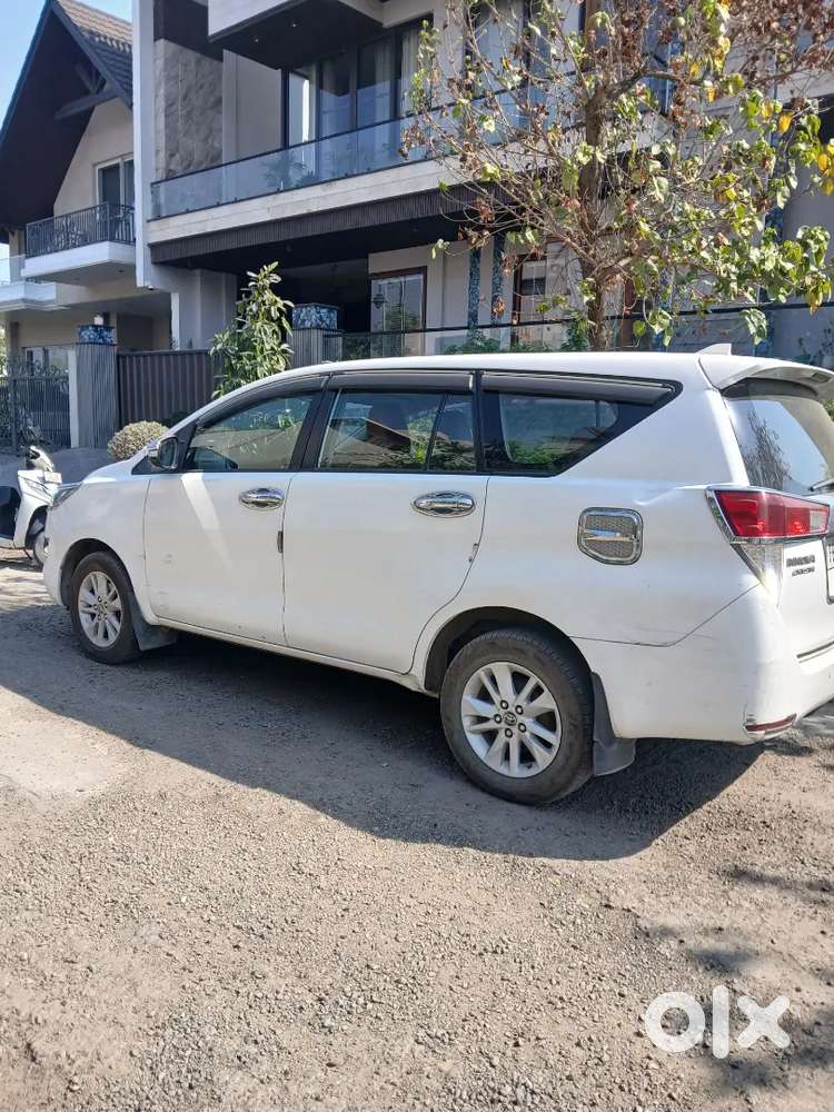 Toyota Innova Crysta 2016