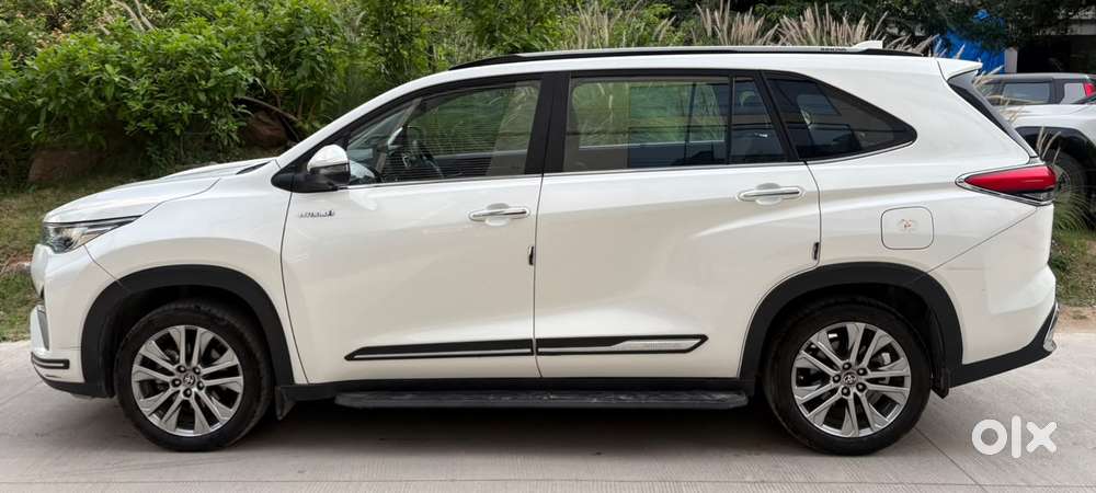 Toyota Innova Hycross 2.0 Zx (o) Hybrid 7 Str, 2024, Petrol