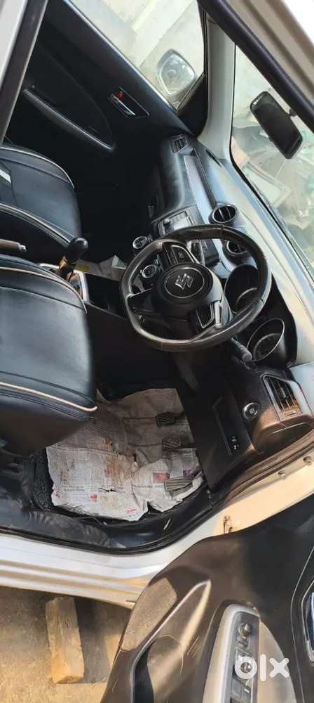 Injen Ke Pass Halki Si Lag Gyi Thi