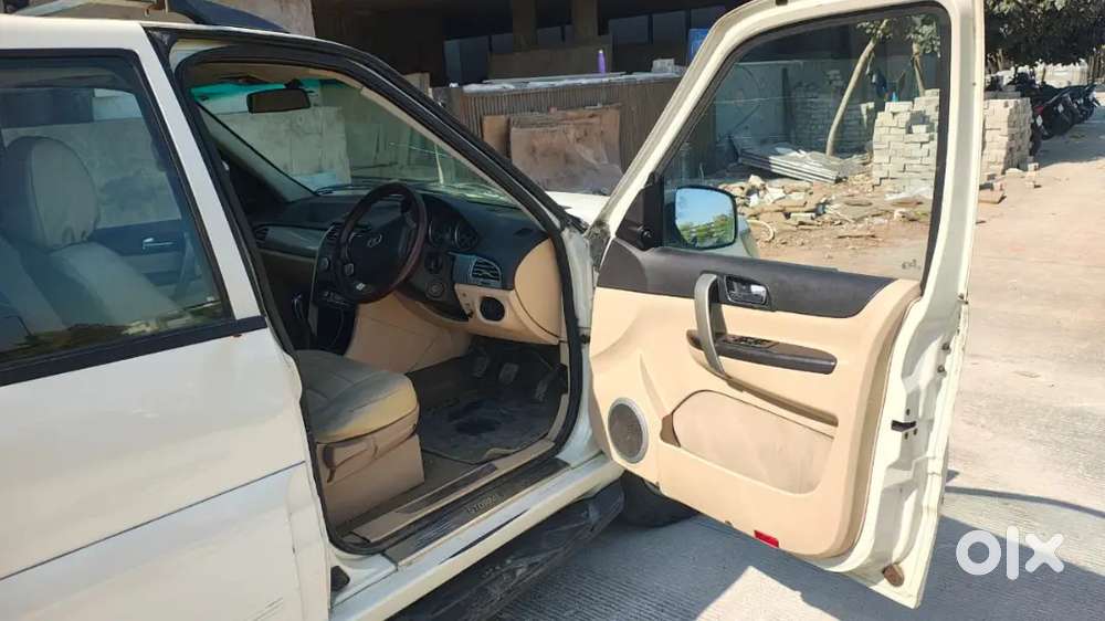 Tata Safari Storme 2013