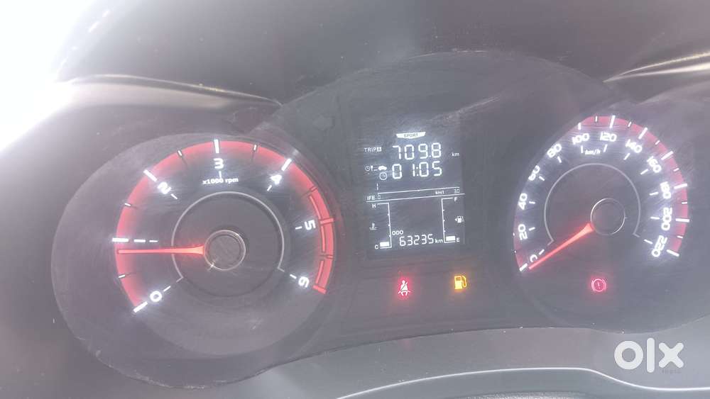 Mahindra Xuv300 W6 Amt Diesel, 2022, Diesel