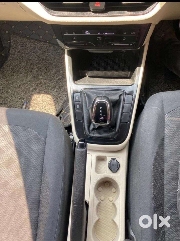 Skoda Slavia 1.0 Ambition Tsi At, 2023, Petrol