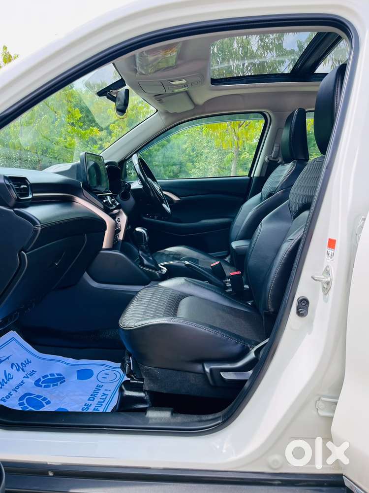 Maruti Suzuki Grand Vitara 1.5 Alpha Plus Intelligent Hybrid Ecvt, 2..