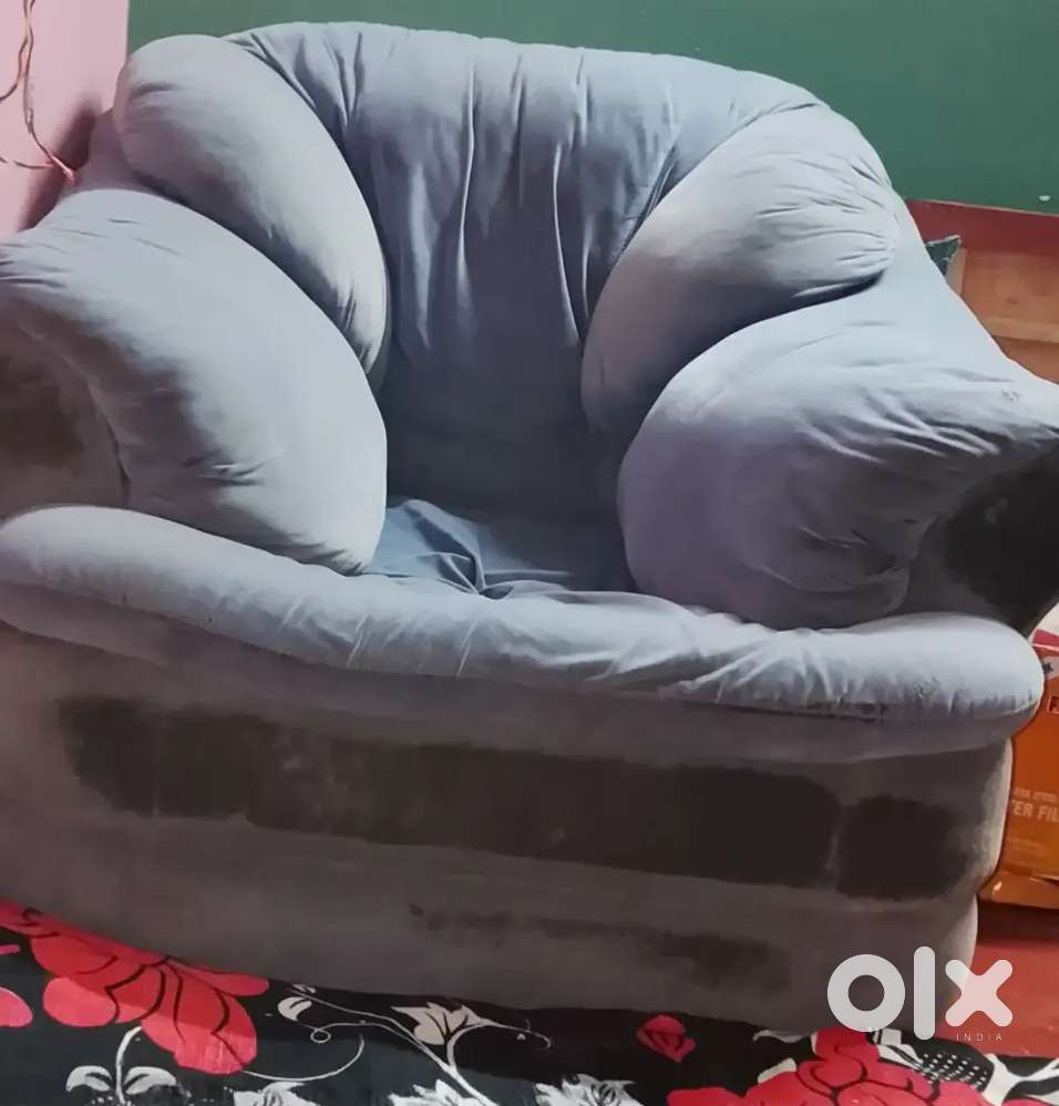 Single sofa