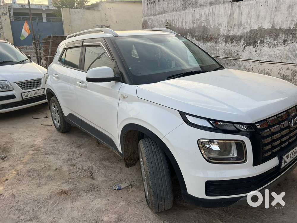Hyundai Venue Petrol 2022
