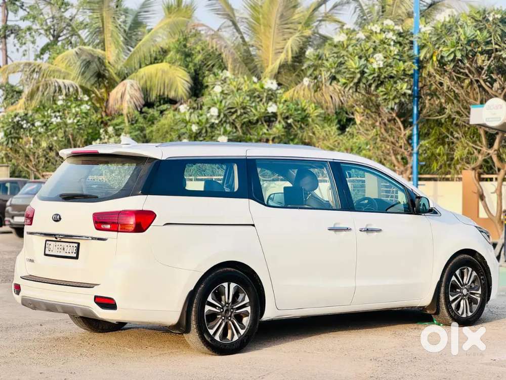 2021 Kia Carnival Limousine Plus