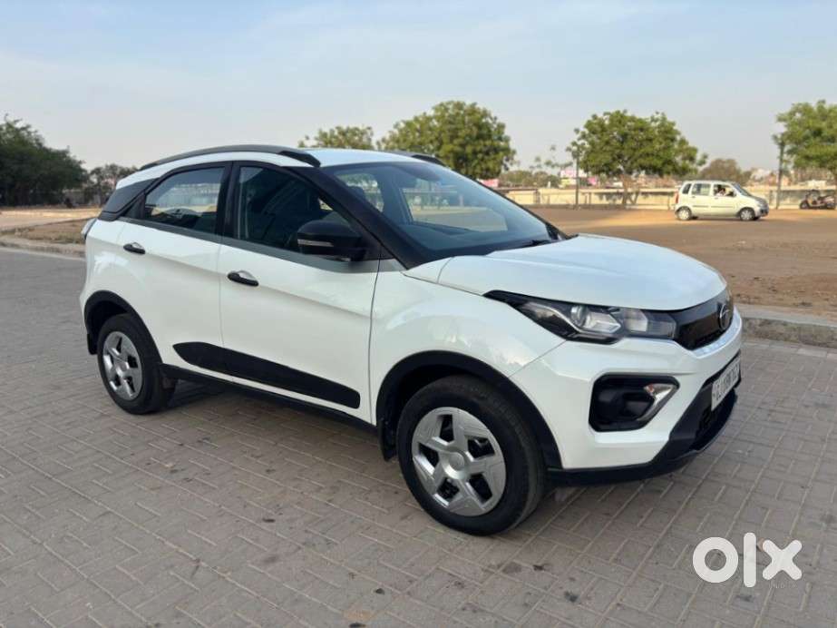Tata Nexon 1.2 Revotron Xma Amt (s), 2021, Petrol