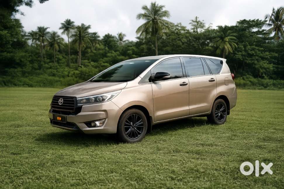 Toyota Innova Crysta 2.8z Automatic, 2016, Diesel