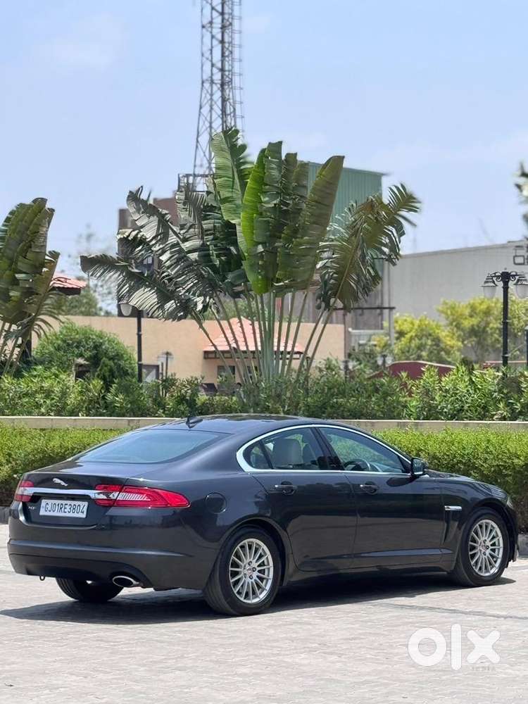 Jaguar Xf 2014 Diesel 105000 Km Driven