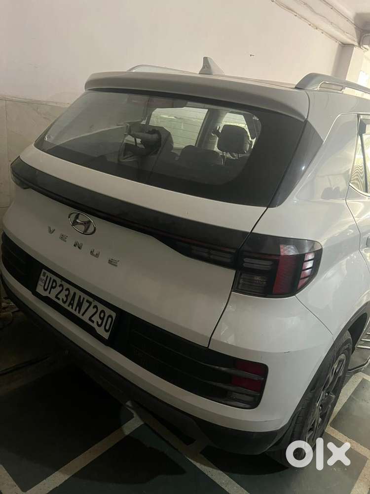 Hyundai Venue Petrol 2024