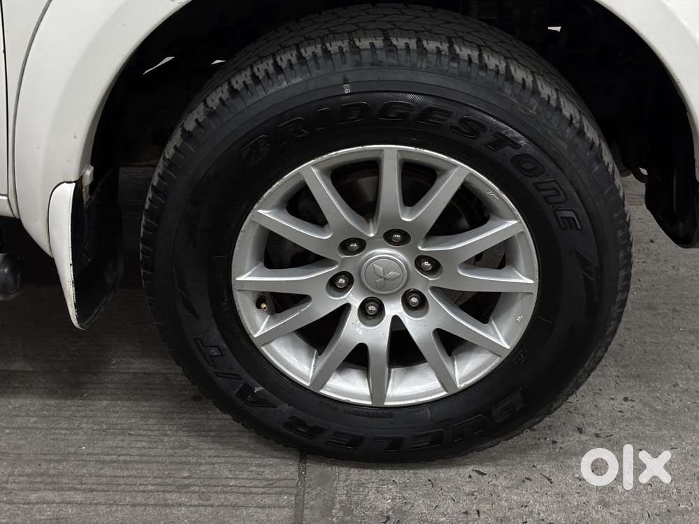 Mitsubishi Pajero Sport 4x4 Dual Tone, 2013, Diesel