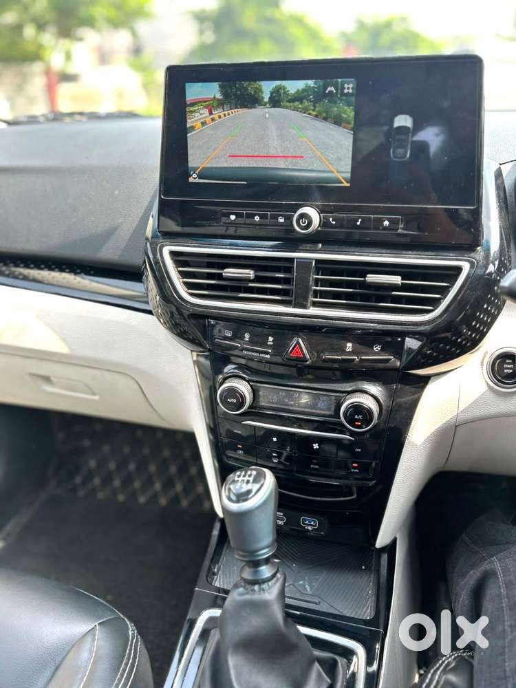 Mahindra Xuv 3xo Ax5 Ds Mt, 2026, Diesel