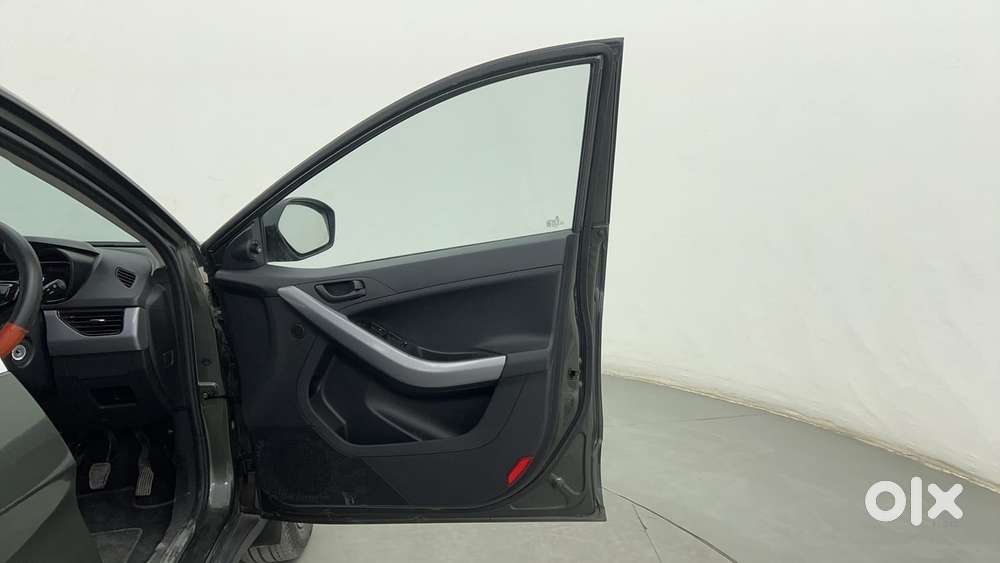 Tata Nexon 1.2 Revotron Xm, 2023, Petrol