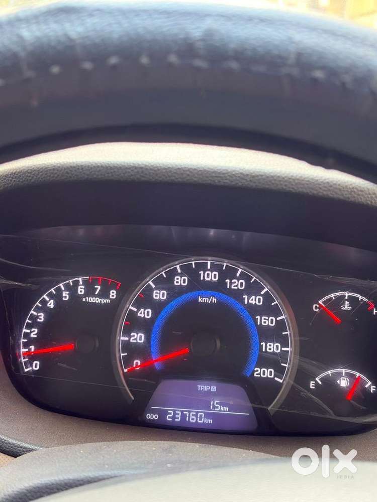 [fixed Price] 2015 Hyundai Petrol Manual 24000 Km Urgently Selling