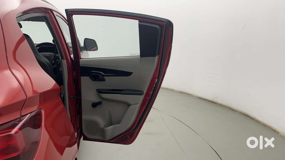 Mahindra Kuv 100 2016-2017 Mfalcon G80 K2, 2017, Petrol