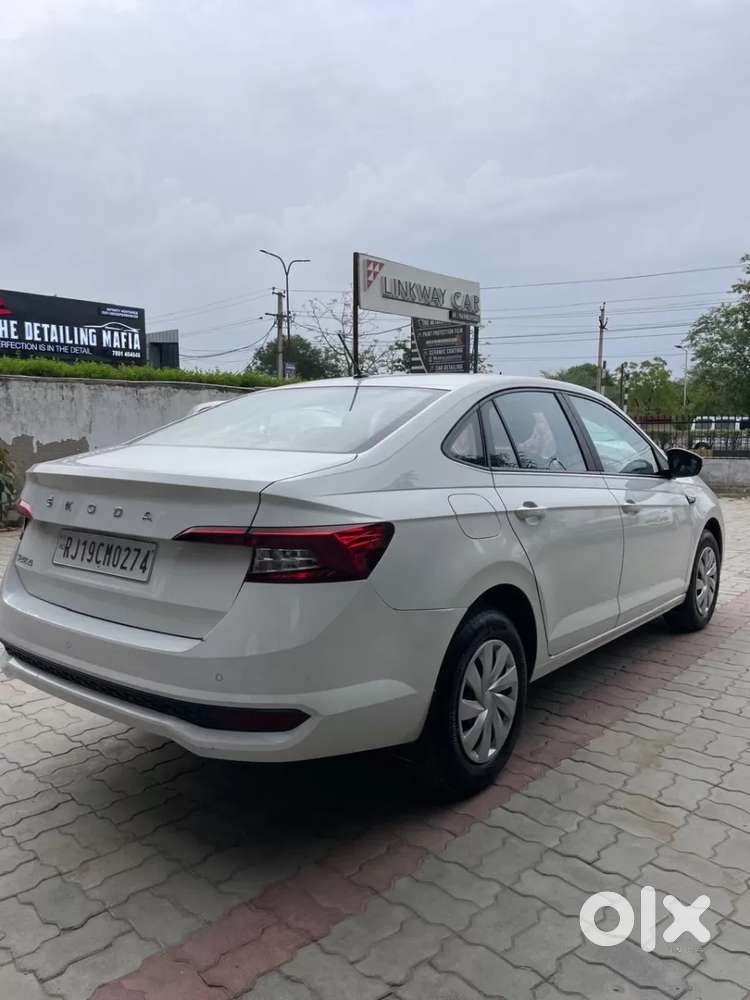 Skoda Slavia Active 1.0l Tsi Mt, 2022, Petrol
