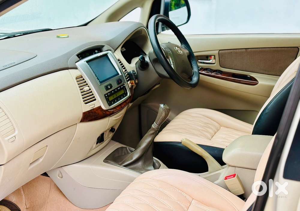 Toyota Innova Diesel 2012