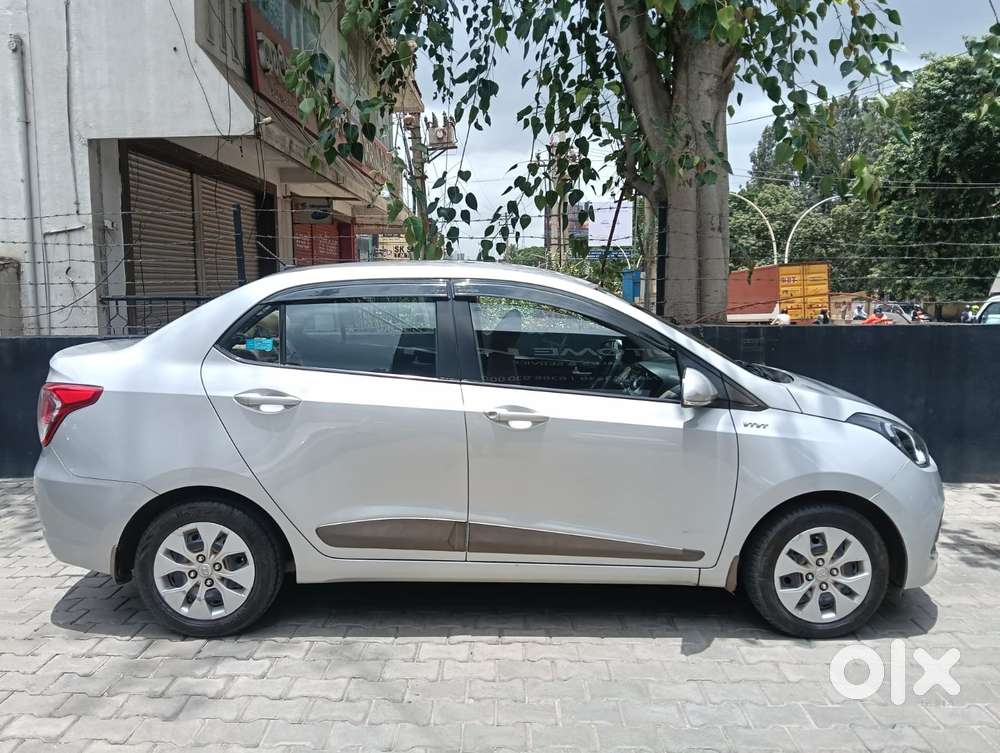 Hyundai Xcent 1.2l Kappa Dual Vtvt 5-speed Manual Base, 2015, Petrol