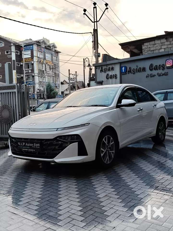 Hyundai Verna 1.5 Mpi Mt Sx (o), 2023, Petrol