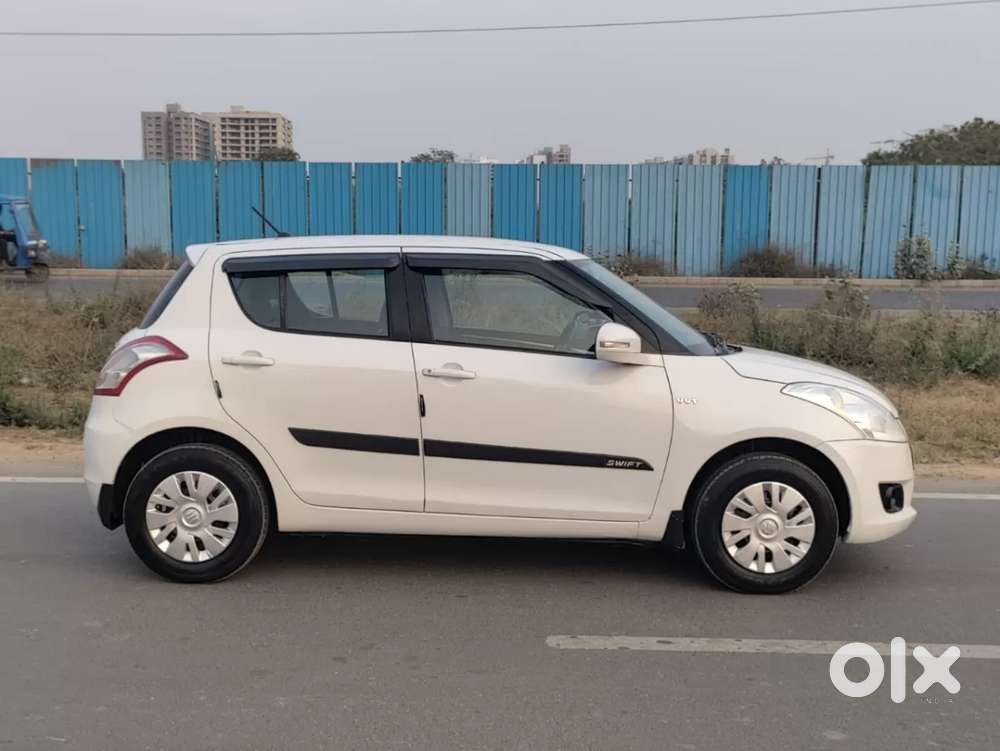 Maruti Suzuki Swift Vxi, 2012, Petrol