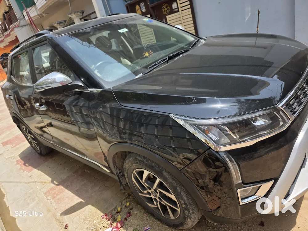 Mahindra Xuv300 W8 Optional Petrol Black