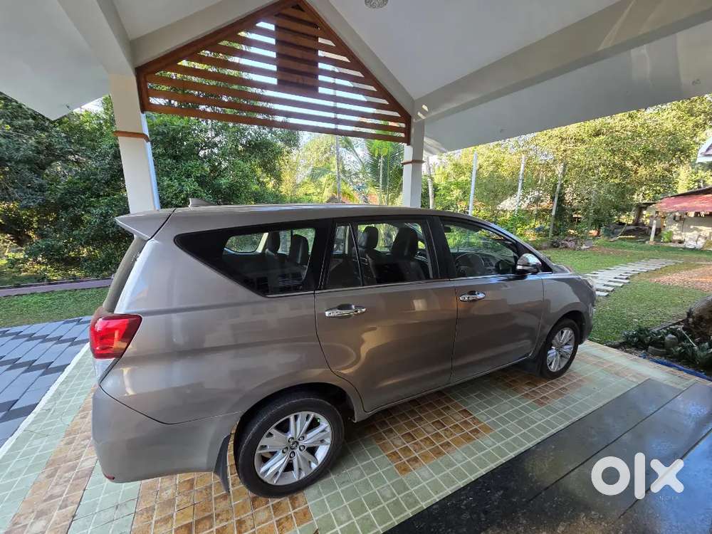 Toyota Innova Crysta 2016 Diesel Well Maintained