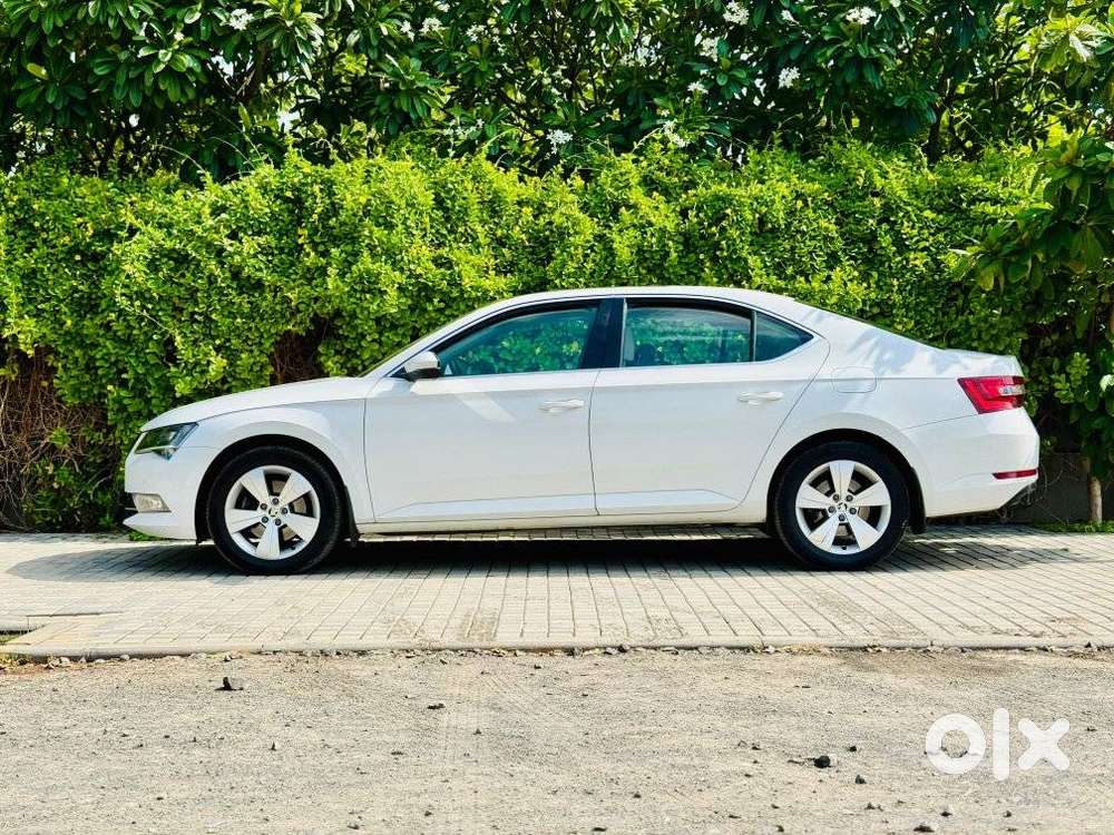 Skoda Superb Style 1.8 Tsi Mt, 2018, Petrol