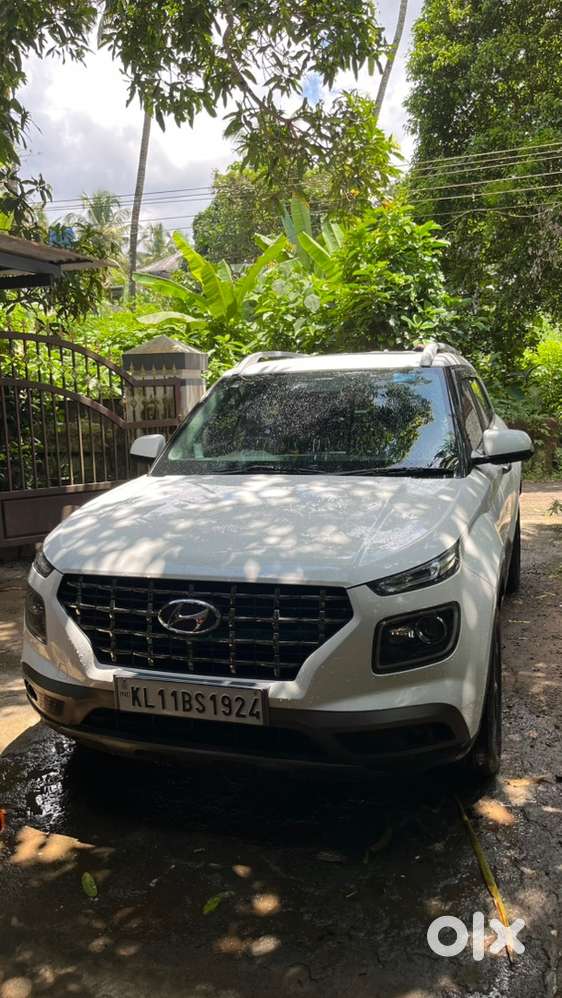 Urgent Sale Hyundai Venue Petrol Manual 2020