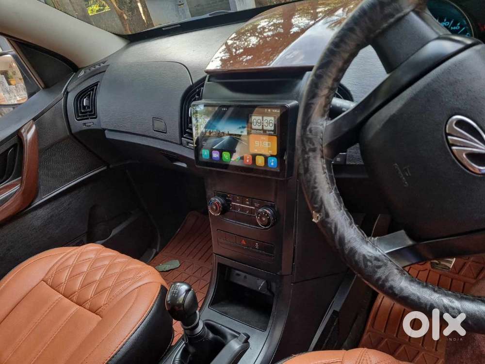 Mahindra Xuv500_w5_2018