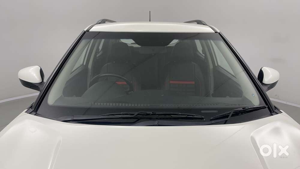 Mahindra Xuv300 W8, 2022, Petrol