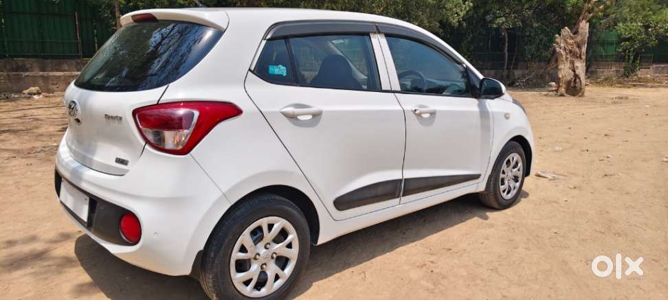 Hyundai Grand I10 Sportz, 2017, Petrol