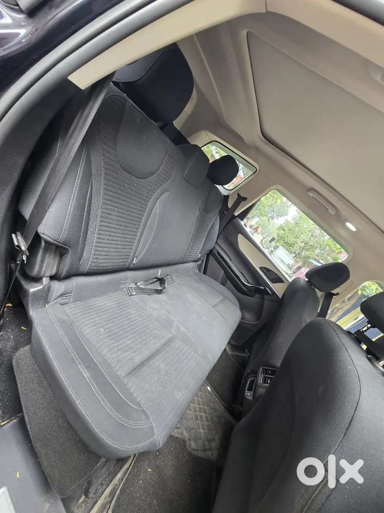 Mahindra Xuv700 Ax5 2023 Diesel 37000 Km W. Extd Warranty