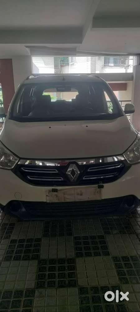 Renault Lodgy 2015 Diesel  Well Maintained  Fancy Number  Excellent
