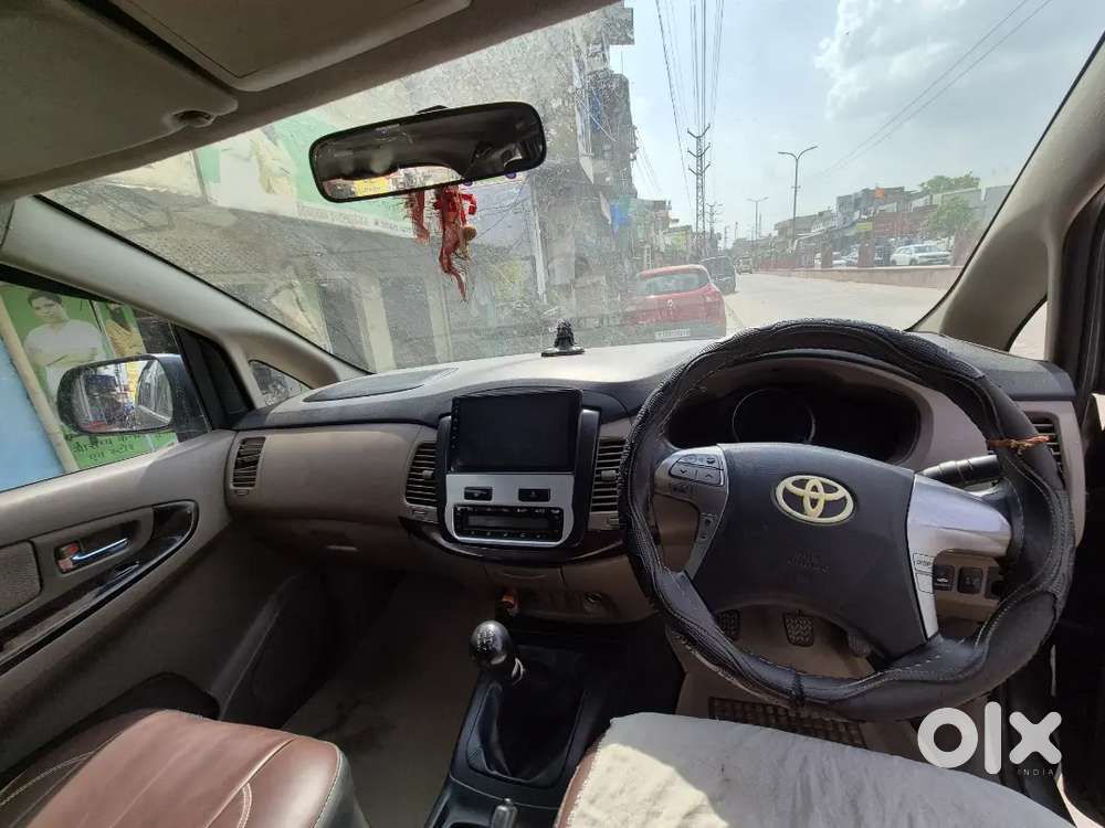 Toyota Innova 2015 Diesel 236171 Km Driven , Good Condition