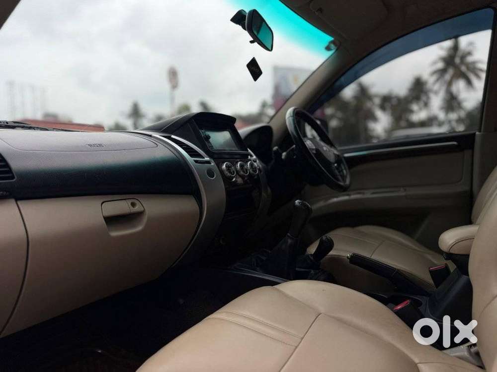 Mitsubishi Pajero Sport 2.5 Manual, 2014, Diesel