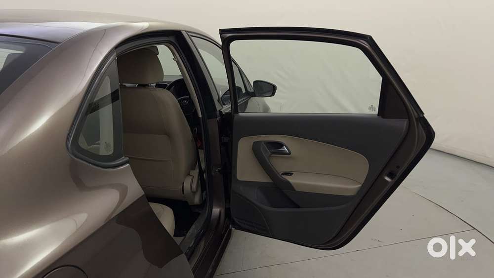 Volkswagen Vento 2010-2013 Petrol Highline, 2015, Petrol