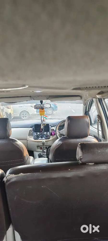 Toyota Innova Crysta 2012