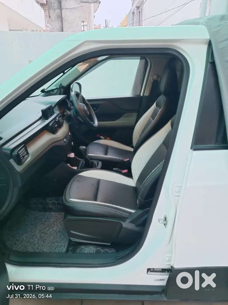 Tata Punch 1.2 Revotron 2025