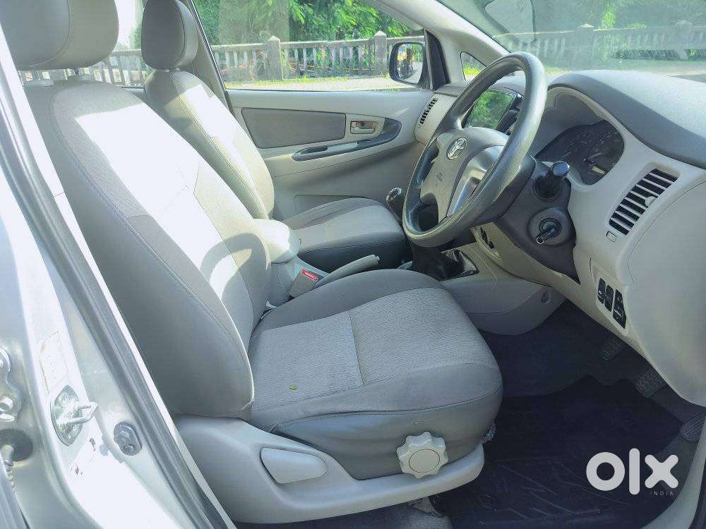Toyota Innova 2.5 G (diesel) 8 Seater, 2013, Diesel