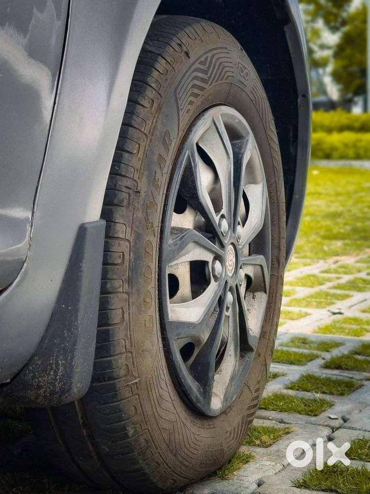 Maruti Suzuki Swift Lxi Option, 2016, Petrol