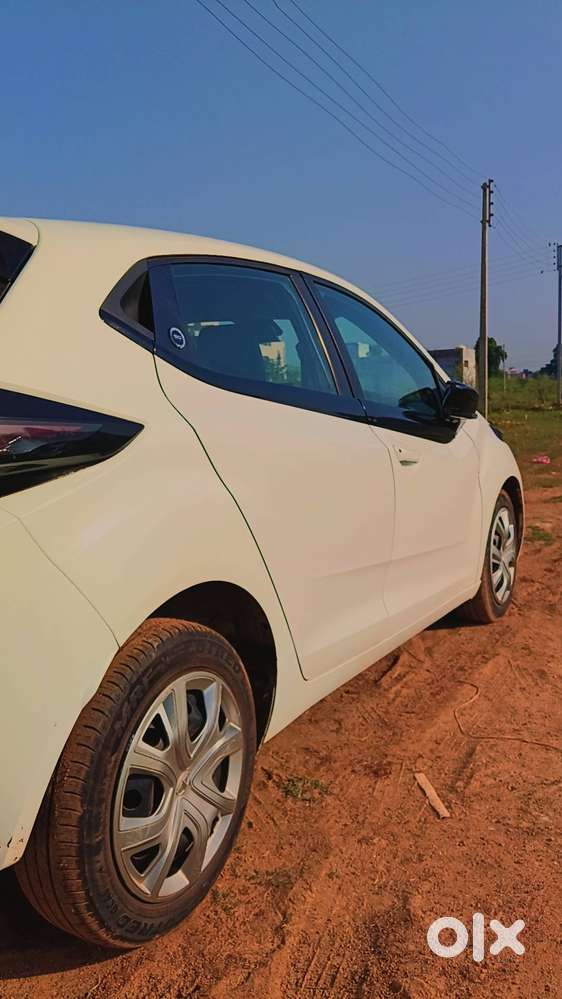 Tata Altroz Xm Plus 2024