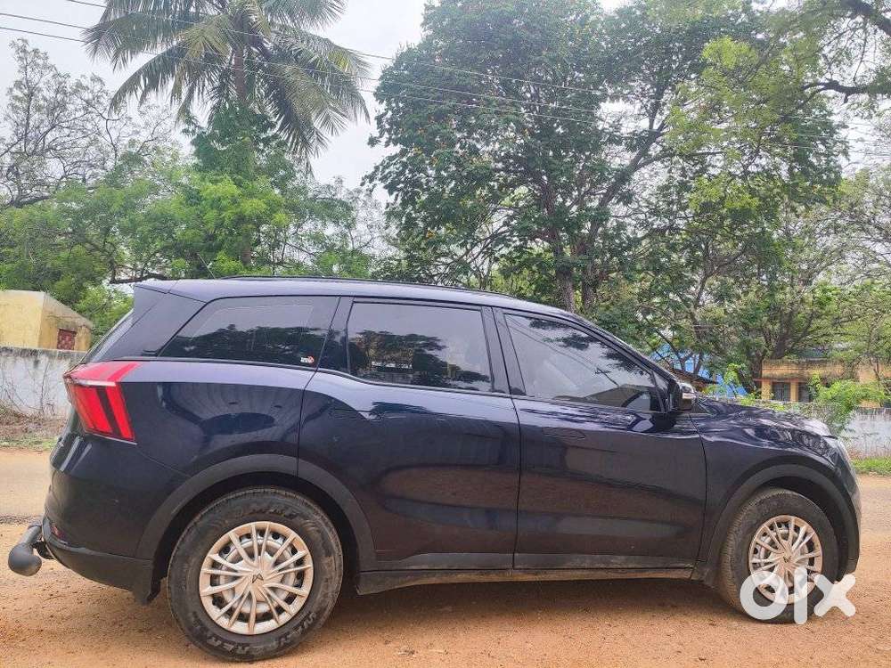 Mahindra Xuv700 2.0 Mx Petrol Mt 5 Str, 2023, Petrol