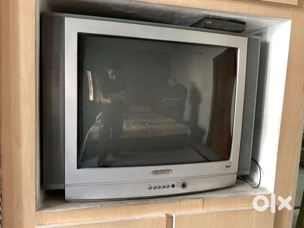 SAMSUNG colour TV for sale in excellent condition