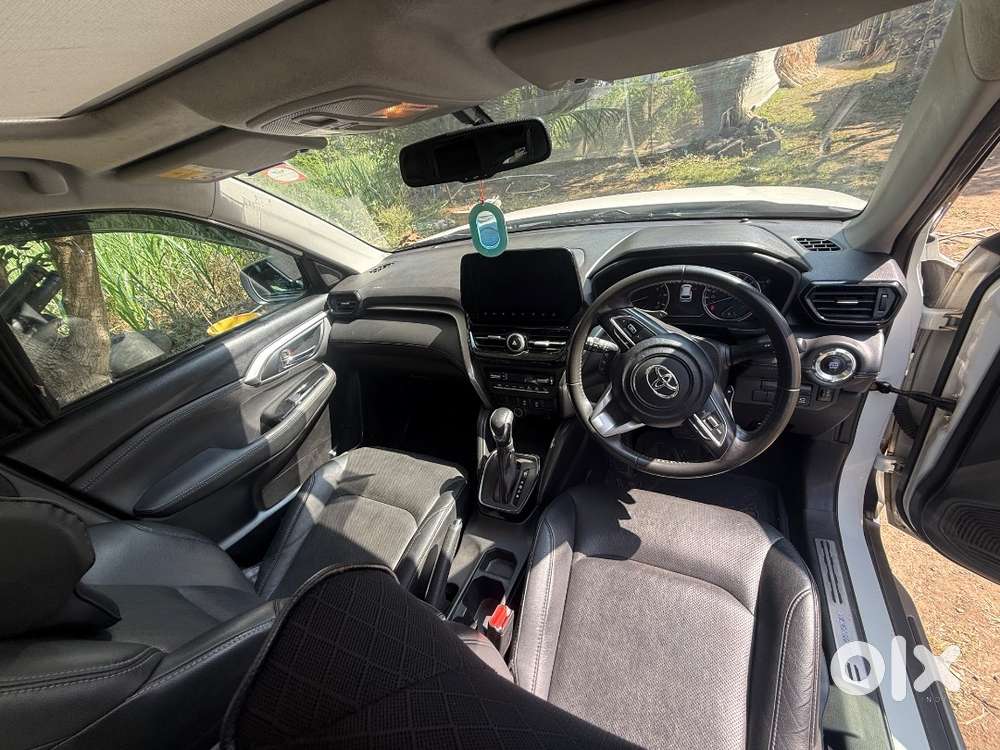 Mildhybrid Top Model With Panaromic Sunroof , Automatic Gear Transmis