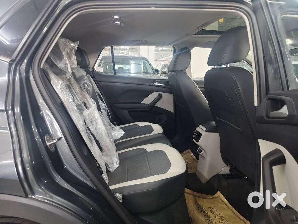 Volkswagen Taigun 1.0 Tsi Topline At, 2025