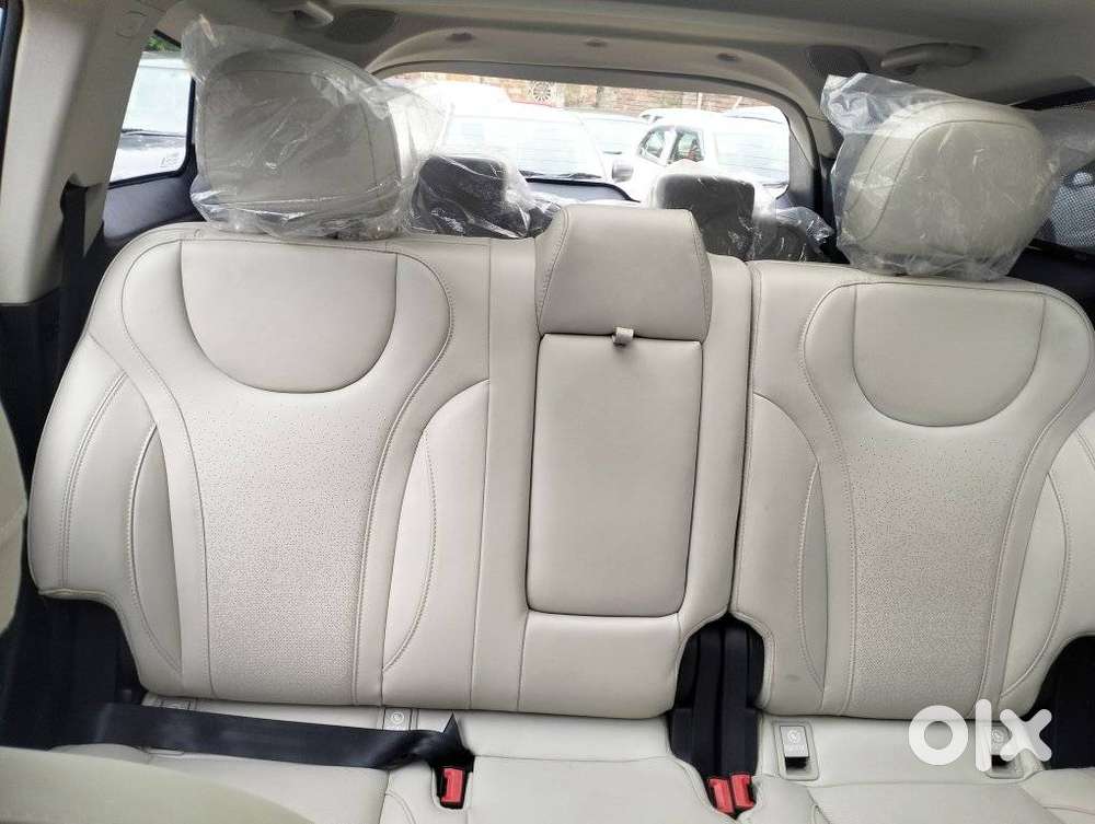Mahindra Xuv700 2.0 Ax 7 Petrol At Luxury Pack Str, 2023, Petrol