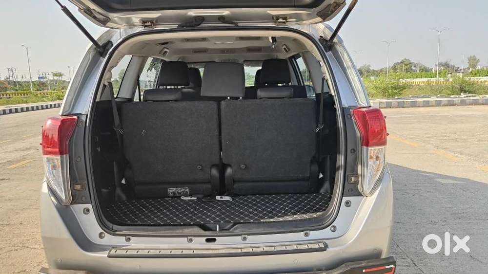 Toyota Innova Crysta [2020-ongoing] 2.7 Gx Mt 8 Str, 2024, Diesel