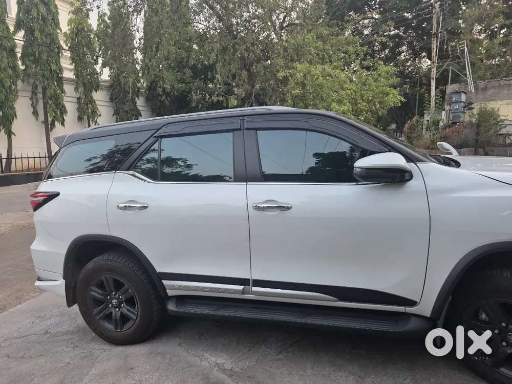 Toyota Fortuner Leader 2025 4x2 Mt