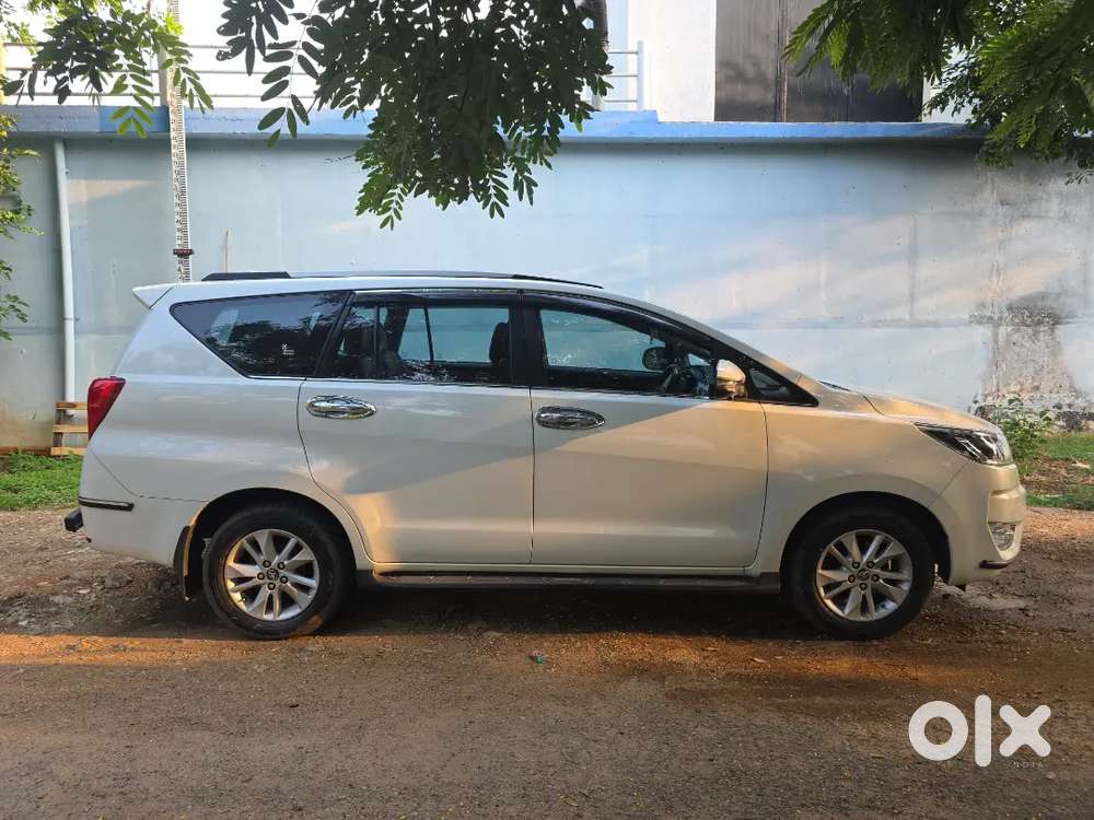 Selling Innova Crysta Vx 2018 Model